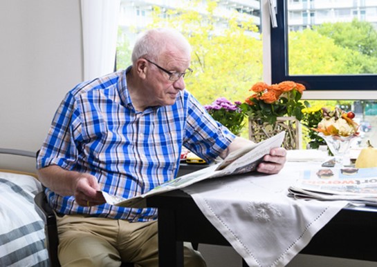 Header Rivas Pension Meneer Leest Krant
