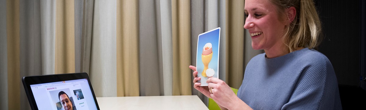 Beeldbellen met logopediste Rivas Zorggroep