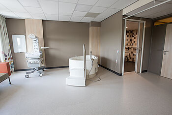 Voorbeeld Verloskamer Bad En Douche